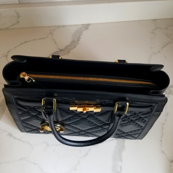 SOLD! NWT VALENTINO ORLANDI Black Leather Quilted Front Satchel Crossbody bag - Picture 4 of 15